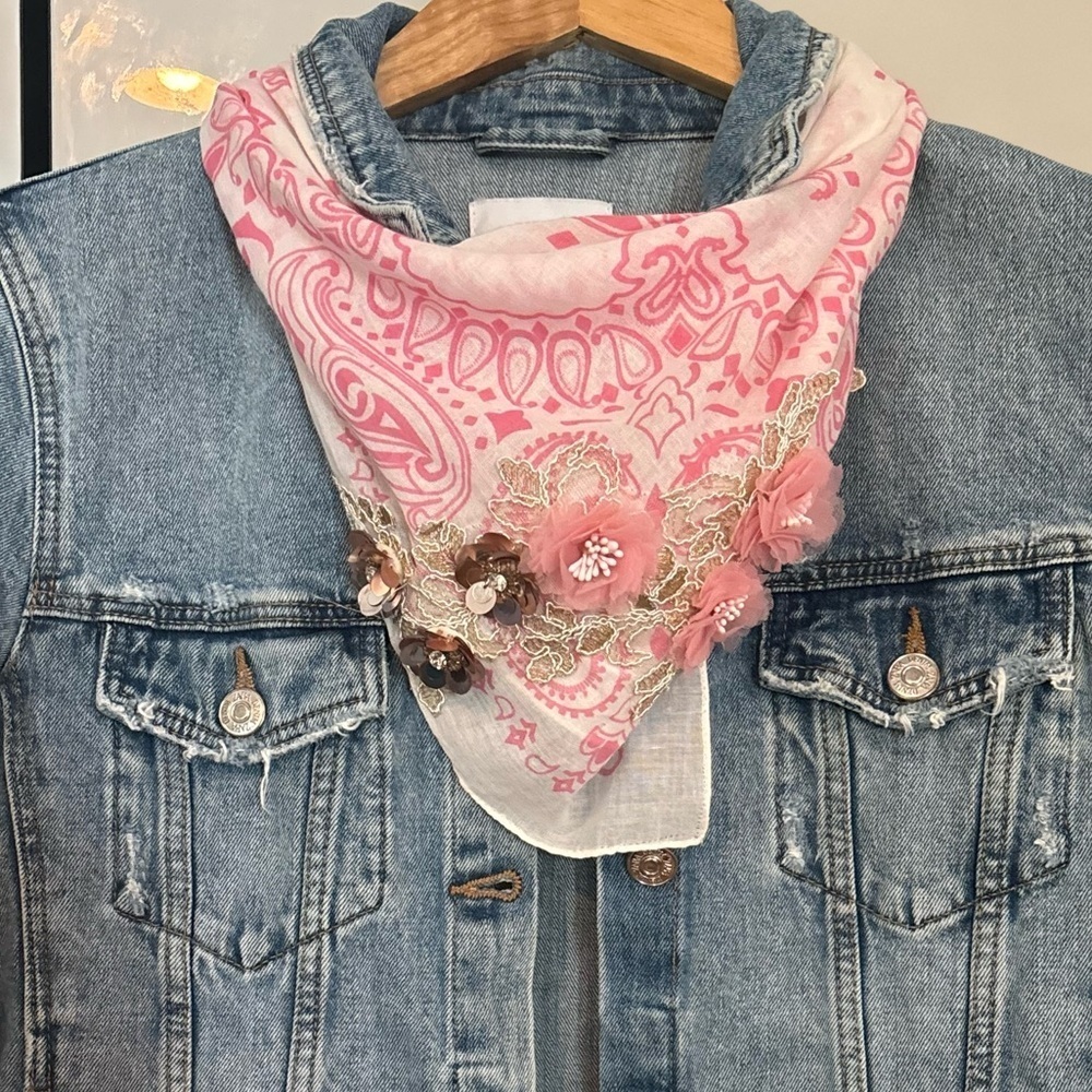 Aratta Silent Journey Embellished Bandanna print Scarf NWT